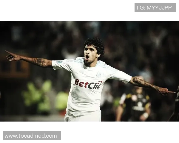 足球巨星化身全能奶爸带你走进温馨家庭生活的背后故事