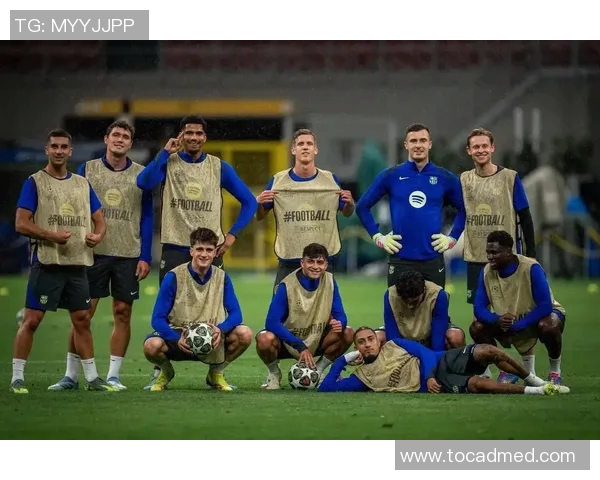 足球明星在抖音分享训练日常与精彩瞬间引发粉丝热议与互动