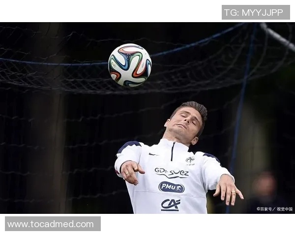 足球明星的技艺与风格揭秘如何在赛场上展现卓越球技